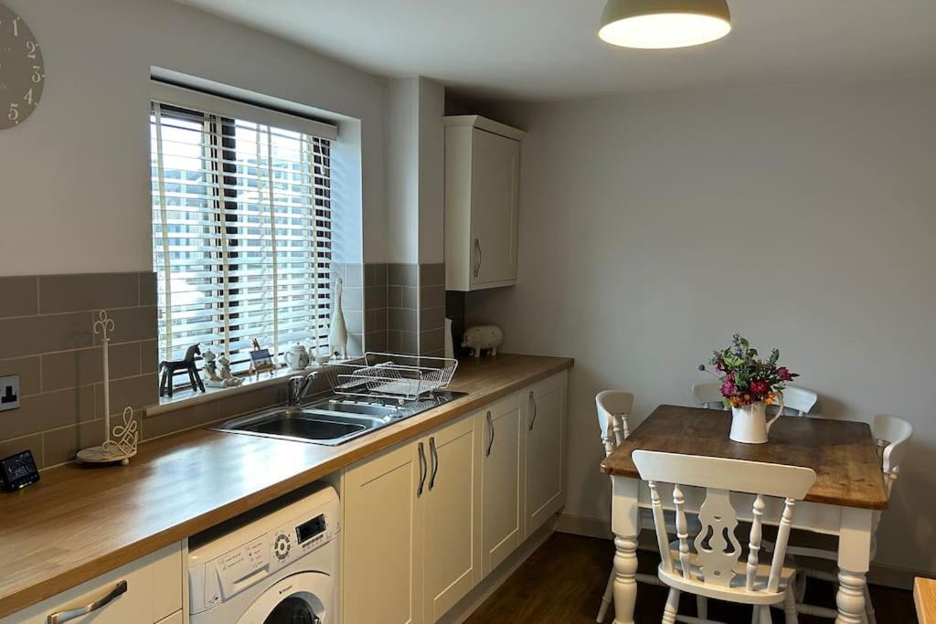 Cosy 2 Bed, From Holiday home